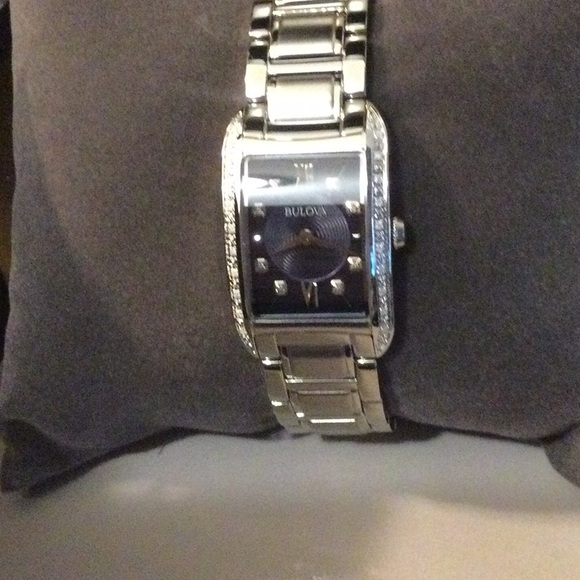 ❤️❤️PRETTY❤️Bulova❤️❤️ - Picture 6 of 9